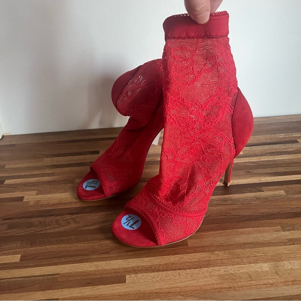 NWT Gianvito Rossi Missy Stretch Lace and Suede Tobasco Red Ankle Heel Sandals - Picture 2 of 8